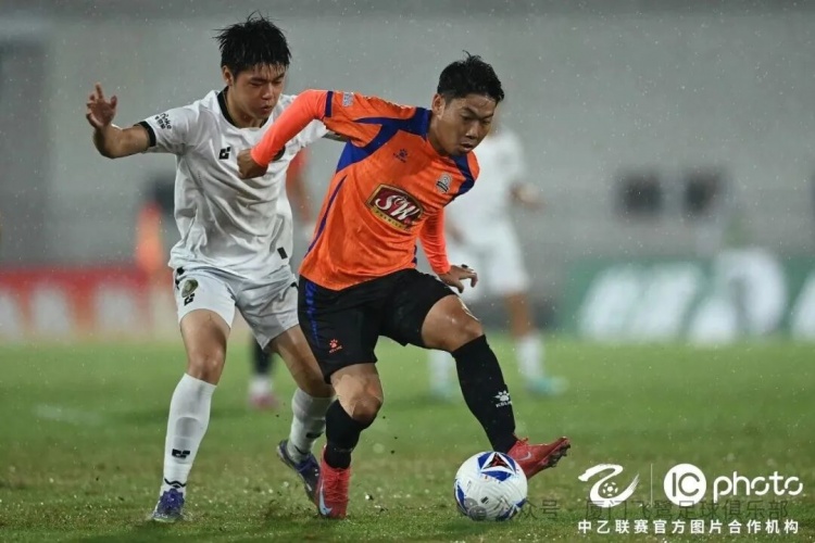 十人厦门飞鹭客场0-1温州,三连胜遭大雨中断 十人厦门飞鹭客场0-1温州,三连胜遭大雨中断